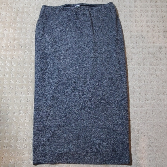 Grey Knit Skirt - Picture 1 of 2